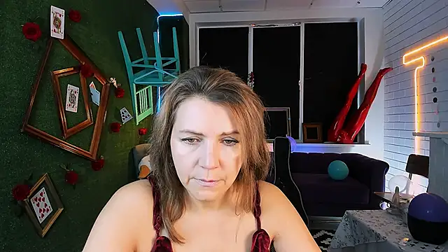 Snapshot of NicoleHitman chatting on 3, 10, 2025 NicoleHitman online show from 3, 10, 2025