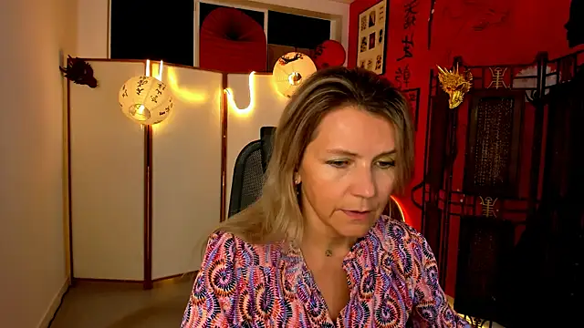 Snapshot of NicoleHitman chatting on 21, 7, 2026 NicoleHitman online show from 21, 7, 2026