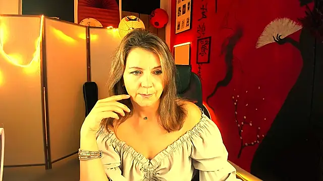 Snapshot of NicoleHitman chatting on 14, 10, 2025 NicoleHitman online show from 14, 10, 2025