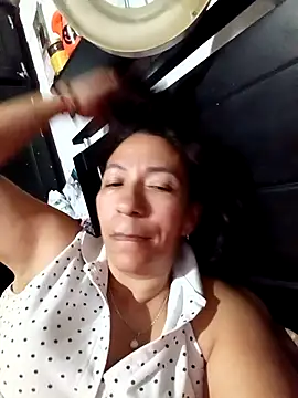 Snapshot of Antonela45 chatting on 27, 9, 2025 Antonela45 online show from 27, 9, 2025