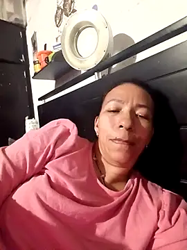 Snapshot of Antonela45 chatting on 13, 10, 2025 Antonela45 online show from 13, 10, 2025