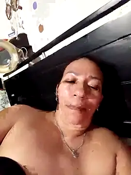 Snapshot of Antonela45 chatting on 8, 10, 2025 Antonela45 online show from 8, 10, 2025