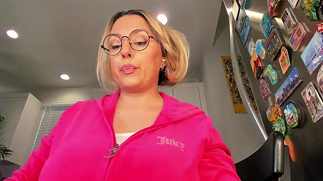 realtoxxxxmaria online show from 4, 12, 2025