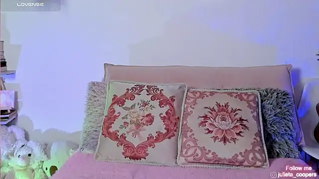 julieta cooper20 online show from 12, 3, 2026