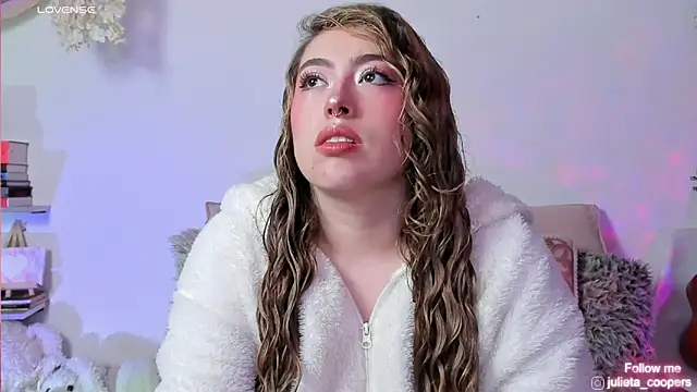 julieta cooper20 online show from 13, 3, 2026