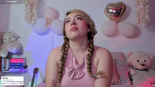 Snapshot of julieta_cooper20 chatting on 20, 2, 2026 julieta cooper20 online show from 20, 2, 2026