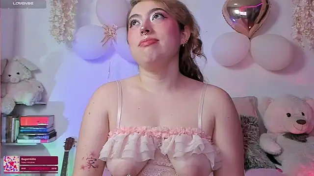 Snapshot of julieta_cooper20 chatting on 7, 2, 2026 julieta cooper20 online show from 7, 2, 2026