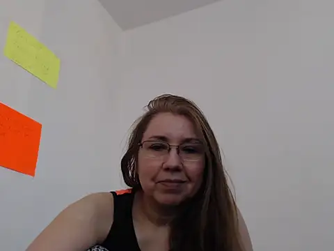 GiaLuvv11 online show from 16, 3, 2026