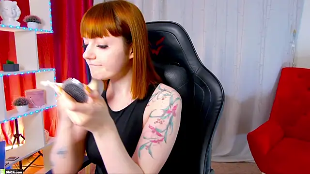 Ashley Nicks online show from 20, 11, 2025