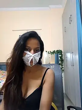 Queen Ayeshaa online show from 5, 3, 2025