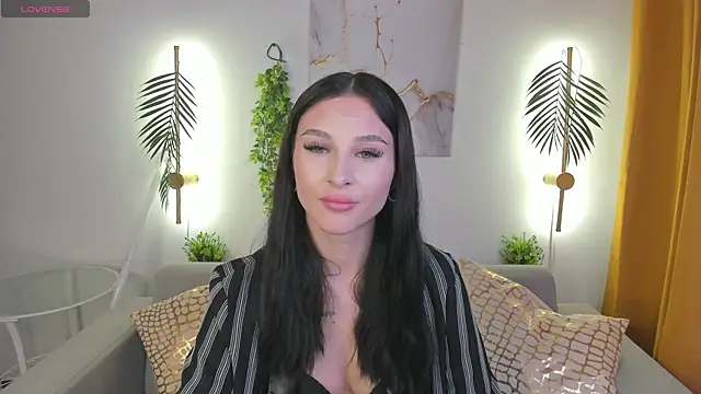 Snapshot of Erika_Flame chatting on 11, 10, 2025 Erika Flame online show from 11, 10, 2025