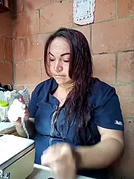 isis milove online show from 12, 3, 2026