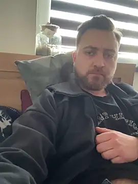 heyhihelloboy online show from 3, 3, 2025