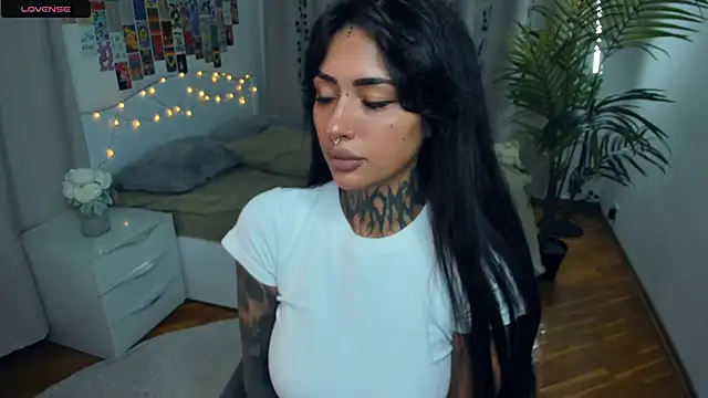 CharimgSabrina online show from 22, 11, 2025