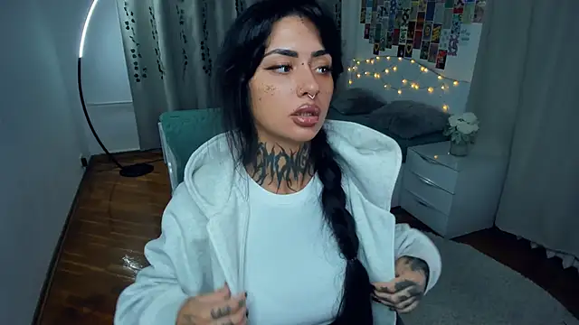 CharimgSabrina online show from 20, 10, 2025