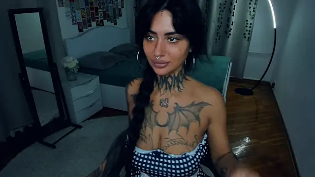 CharimgSabrina online show from 6, 10, 2025