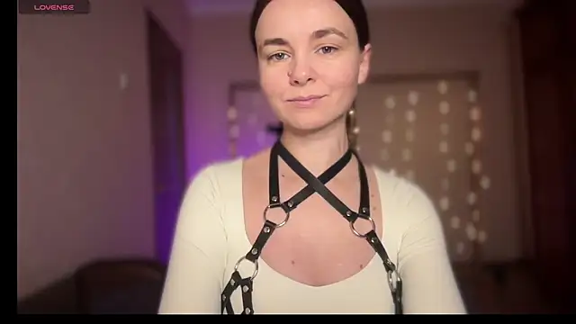 lanaloulou online show from 28, 9, 2025