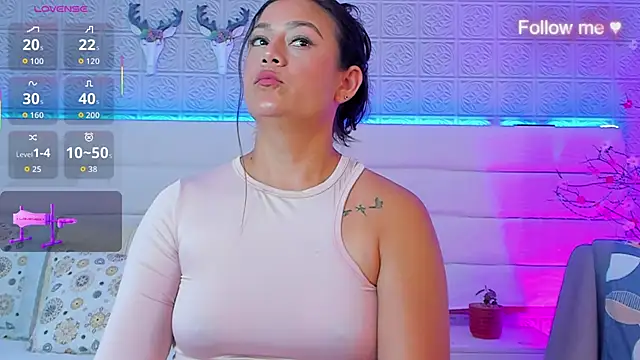 Snapshot of LeilaHiuston chatting on 10, 9, 2025 LeilaHiuston online show from 10, 9, 2025