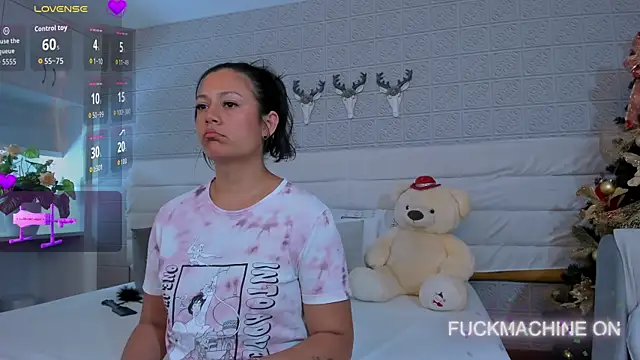 Snapshot of LeilaHiuston chatting on 17, 11, 2025 LeilaHiuston online show from 17, 11, 2025