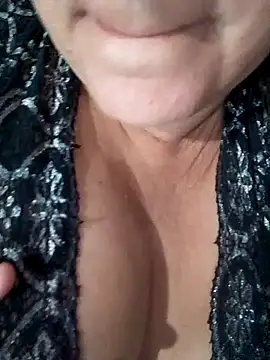 Snapshot of Sandra42 chatting on 24, 11, 2025 Sandra42 online show from 24, 11, 2025