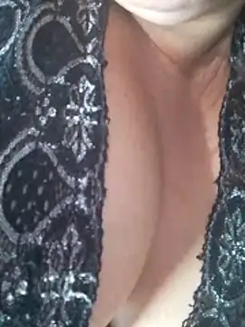 Snapshot of Sandra42 chatting on 15, 11, 2025 Sandra42 online show from 15, 11, 2025