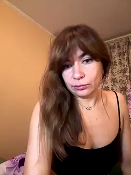 Mary Kiitty online show from 5, 11, 2025