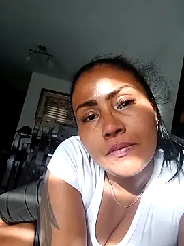 Ariana Rodriguez online show from 5, 10, 2025