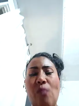 Ariana Rodriguez online show from 15, 11, 2025