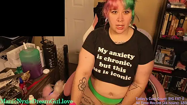 Snapshot of VioletNova chatting on 9, 9, 2025 VioletNova online show from 9, 9, 2025