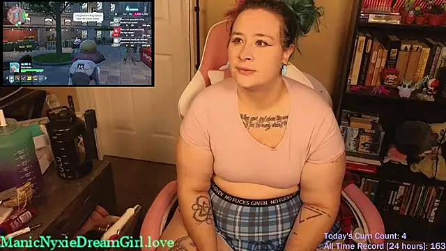 Snapshot of VioletNova chatting on 29, 10, 2025 VioletNova online show from 29, 10, 2025