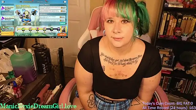 Snapshot of VioletNova chatting on 12, 9, 2025 VioletNova online show from 12, 9, 2025