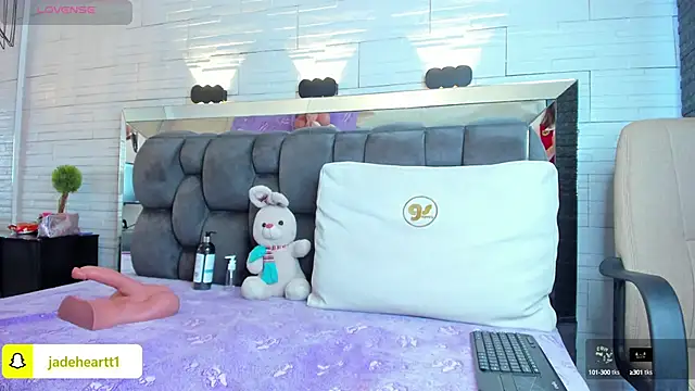 jade heartt online show from 3, 10, 2025