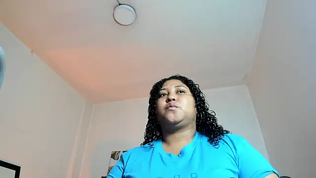 Snapshot of Ayliinn_ chatting on 25, 11, 2025 Ayliinn online show from 25, 11, 2025