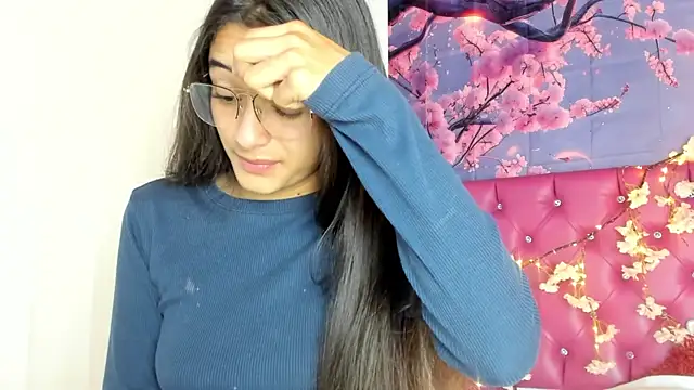 Snapshot of Valen_Person chatting on 10, 3, 2025 Valen Person online show from 10, 3, 2025