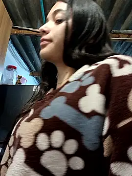 Snapshot of Valen_Person chatting on 4, 10, 2025 Valen Person online show from 4, 10, 2025