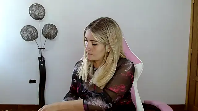 nanis milf online show from 19, 12, 2025