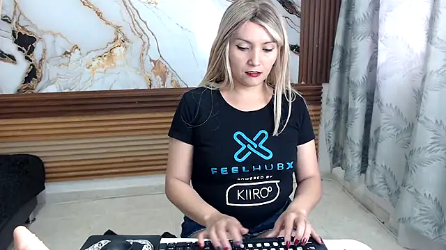 nanis milf online show from 13, 10, 2025