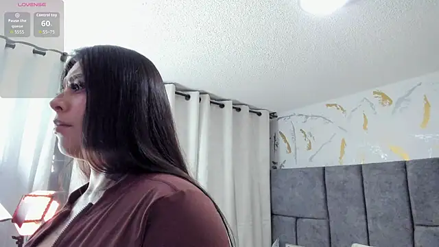 Cristal Velle online show from 7, 1, 2026