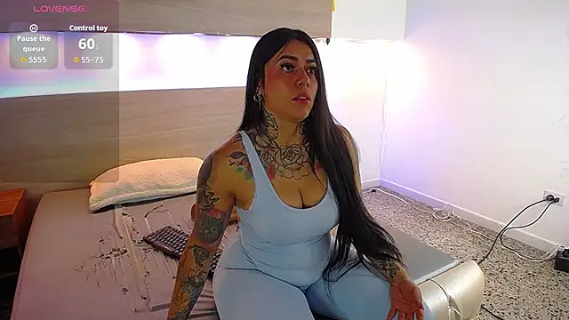 Cristal Velle online show from 7, 10, 2025