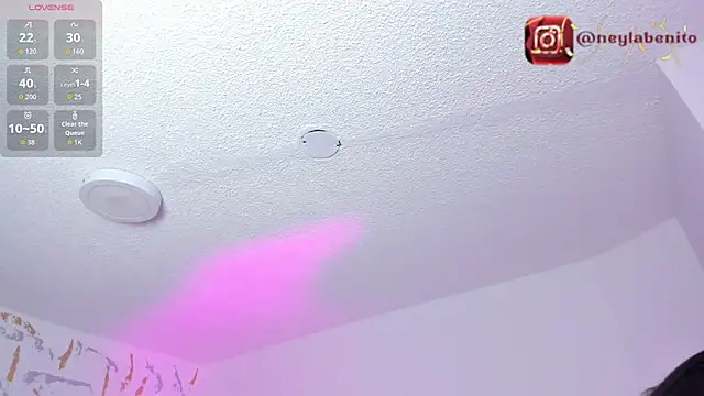 Cristal Velle online show from 3, 7, 2026