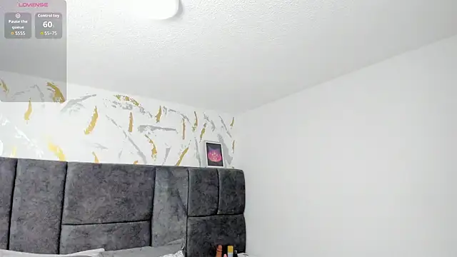 Cristal Velle online show from 5, 2, 2026