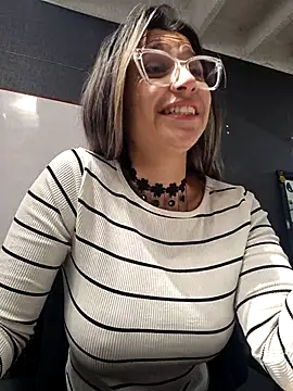 Isabella Varella online show from 16, 10, 2025