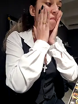 Isabella Varella online show from 24, 10, 2025