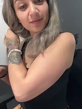 Isabella Varella online show from 17, 12, 2025