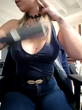 Isabella Varella online show from 9, 10, 2025