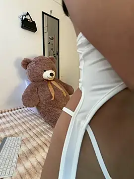 Snapshot of ZaraLuuv chatting on 28, 2, 2026 ZaraLuuv online show from 28, 2, 2026