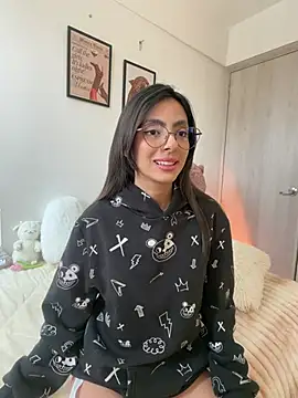 ZaraLuuv online show from 26, 6, 2026