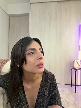 ZaraLuuv online show from 25, 4, 2026