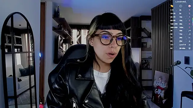 Saraa Desiree online show from 19, 3, 2026