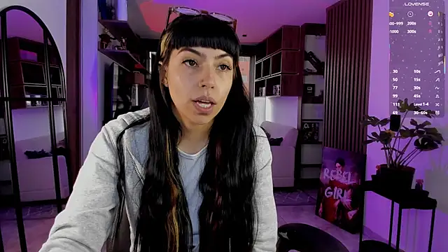 Saraa Desiree online show from 16, 2, 2026